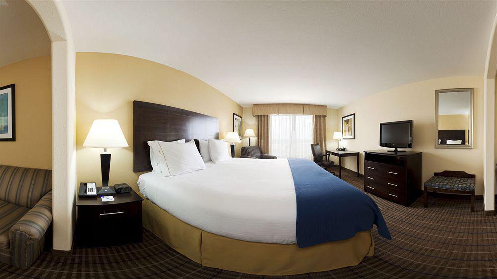 Holiday Inn Express And Suites Hotel - Pauls Valley By Ihg Exterior photo